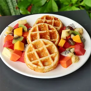 วาฟเฟิ้ลผลไม้สดที่ ร้านตาลอ่อนเชียงใหม่