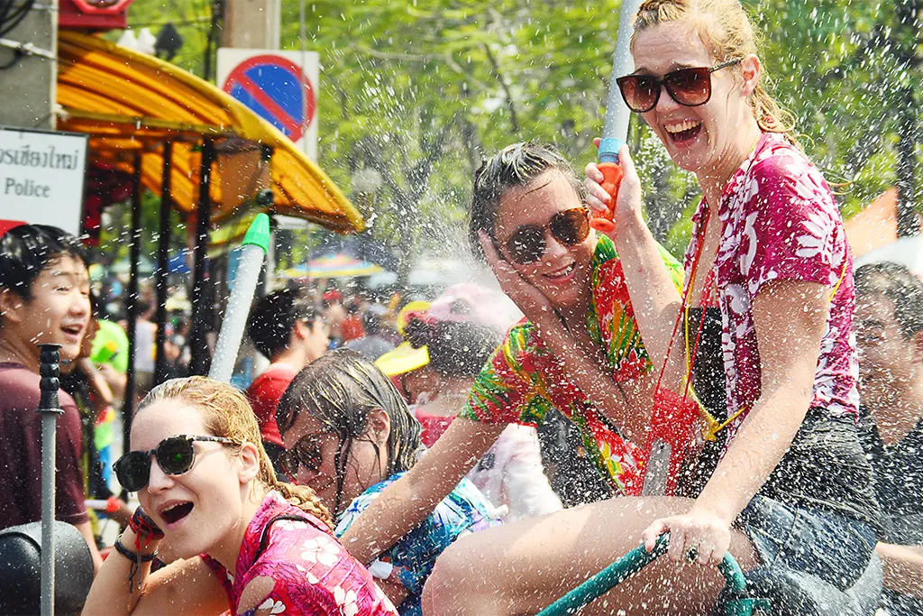 songkran in chiang mai เที่ยวสงกรานต์เชียงใหม่
