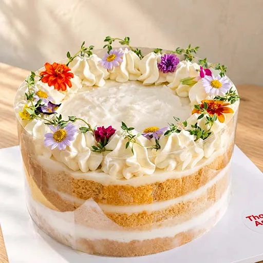 치앙마이 Thaan Aoan 코코넛 크림 생일 케이크