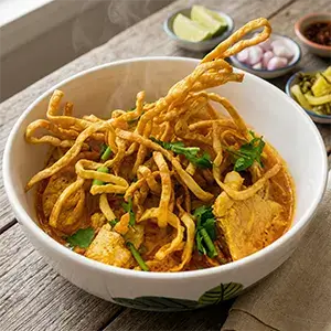 Khao Soi curry noodle soup at Thaan Aoan, Chiang Mai Old City