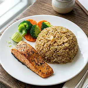 Grilled salmon with garlic fried rice at Thaan Aoan, Chiang Mai Old City